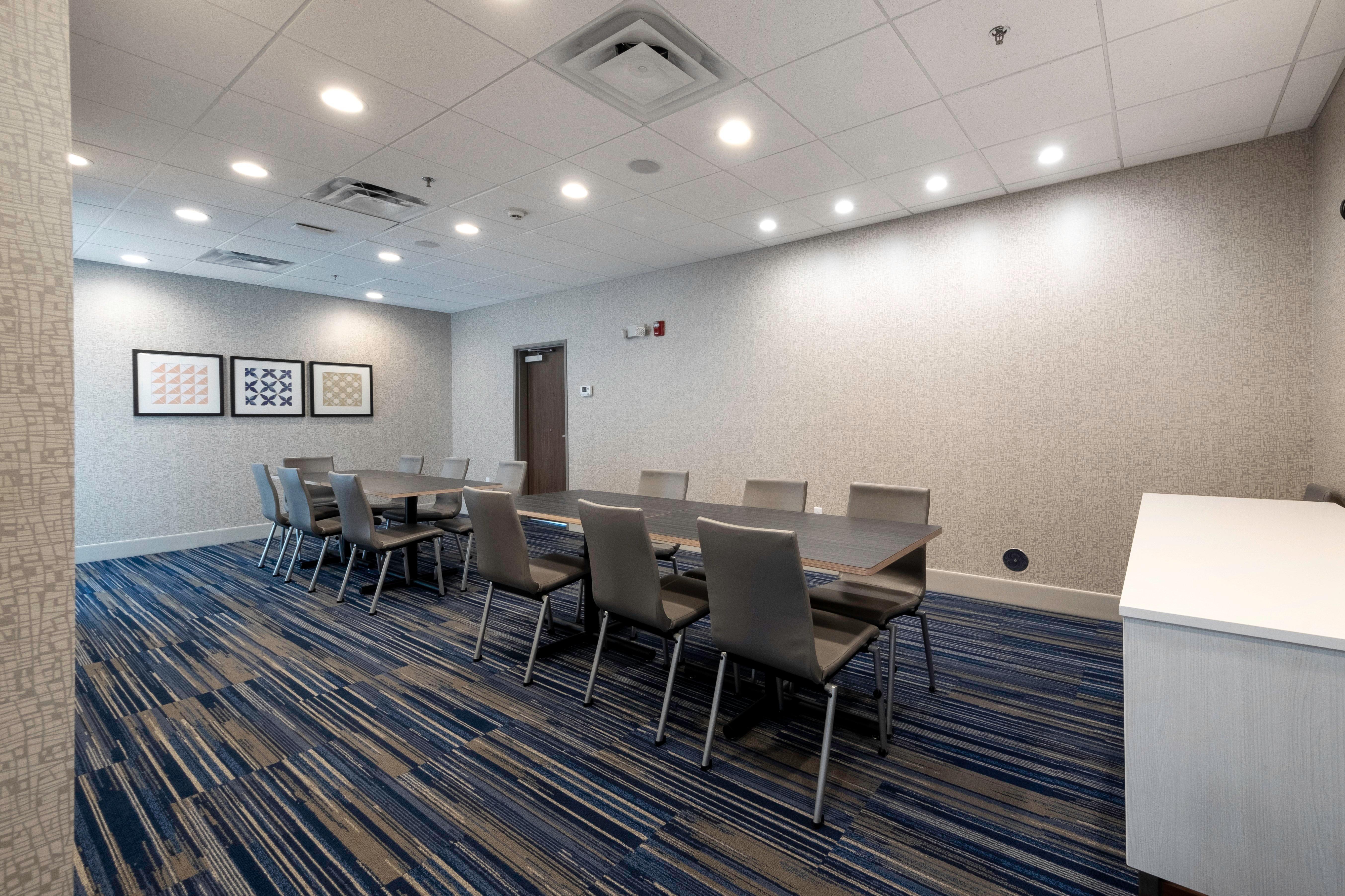 Holiday Inn Express & Suites - Staunton By Ihg Exterior foto